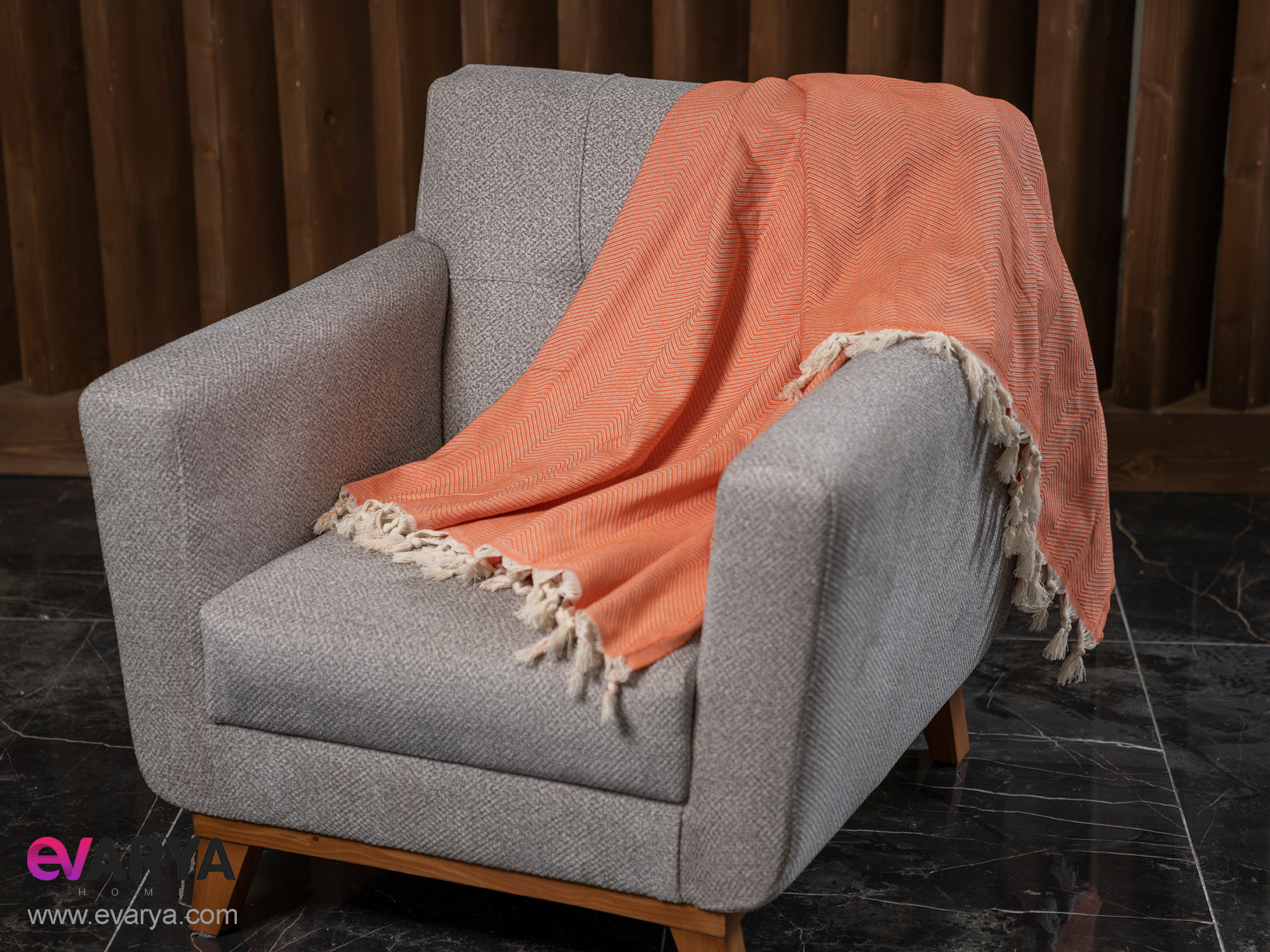 شال مبل منگوله دار بافت جناقی برند Saheser ابعاد 230×170 رنگ نارنجی