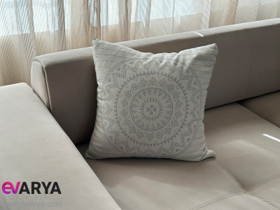 کوسن بافت ژاکارد پنبه ای مدل خورشیدی برند saheser رنگ آبی طوسی سایز 45×45