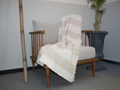 شال مبل طرح linen cocoon برند Barine ابعاد 150×145