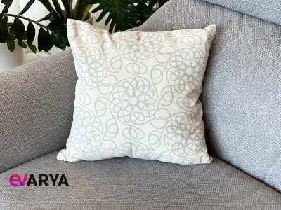 کوسن بافت ژاکارد پنبه ای مدل مارپیچ برند saheser رنگ طوسی سایز 45×45
