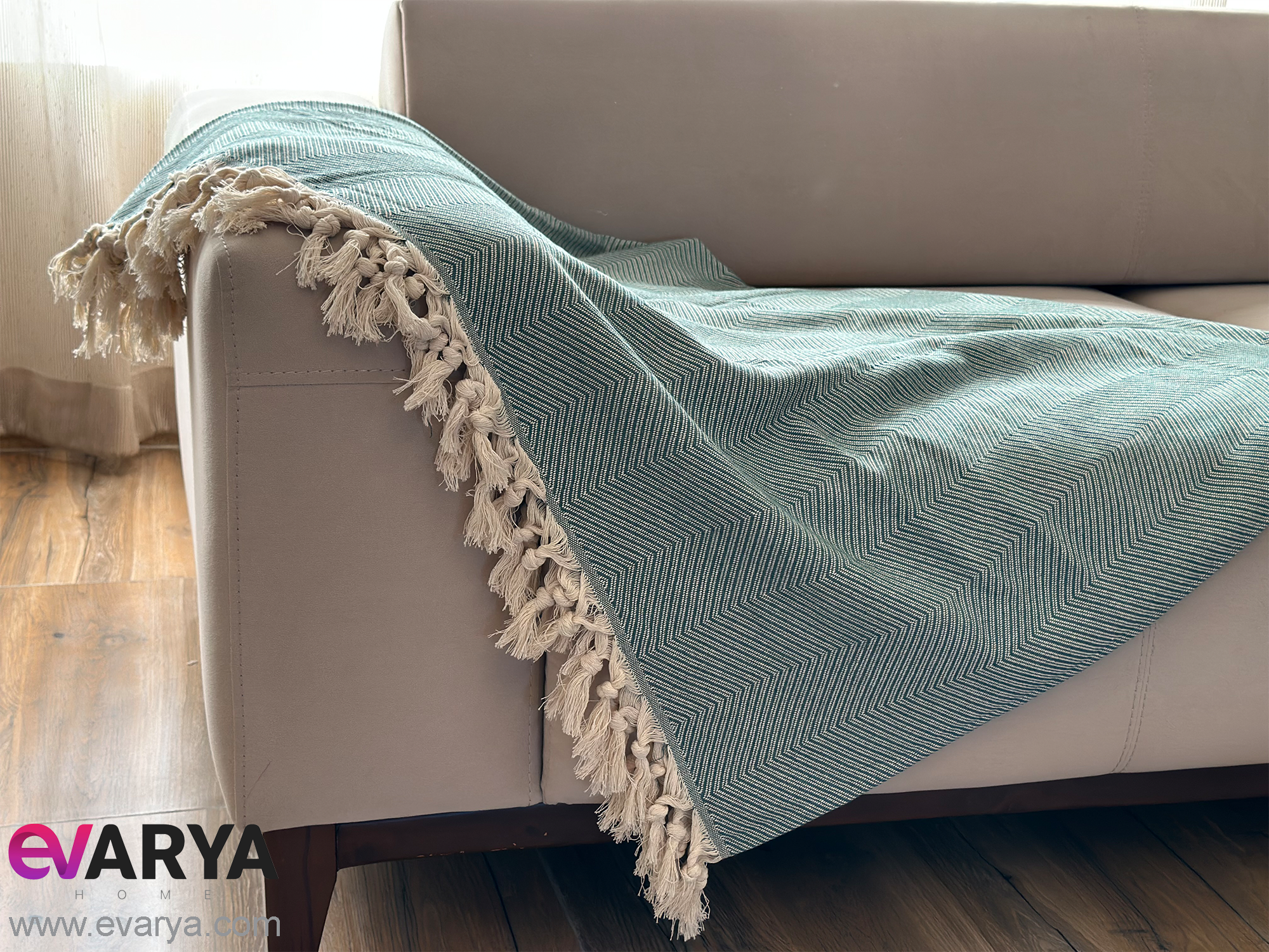 شال مبل منگوله دار بافت جناقی برند Viaden ابعاد 230×170 رنگ سبز