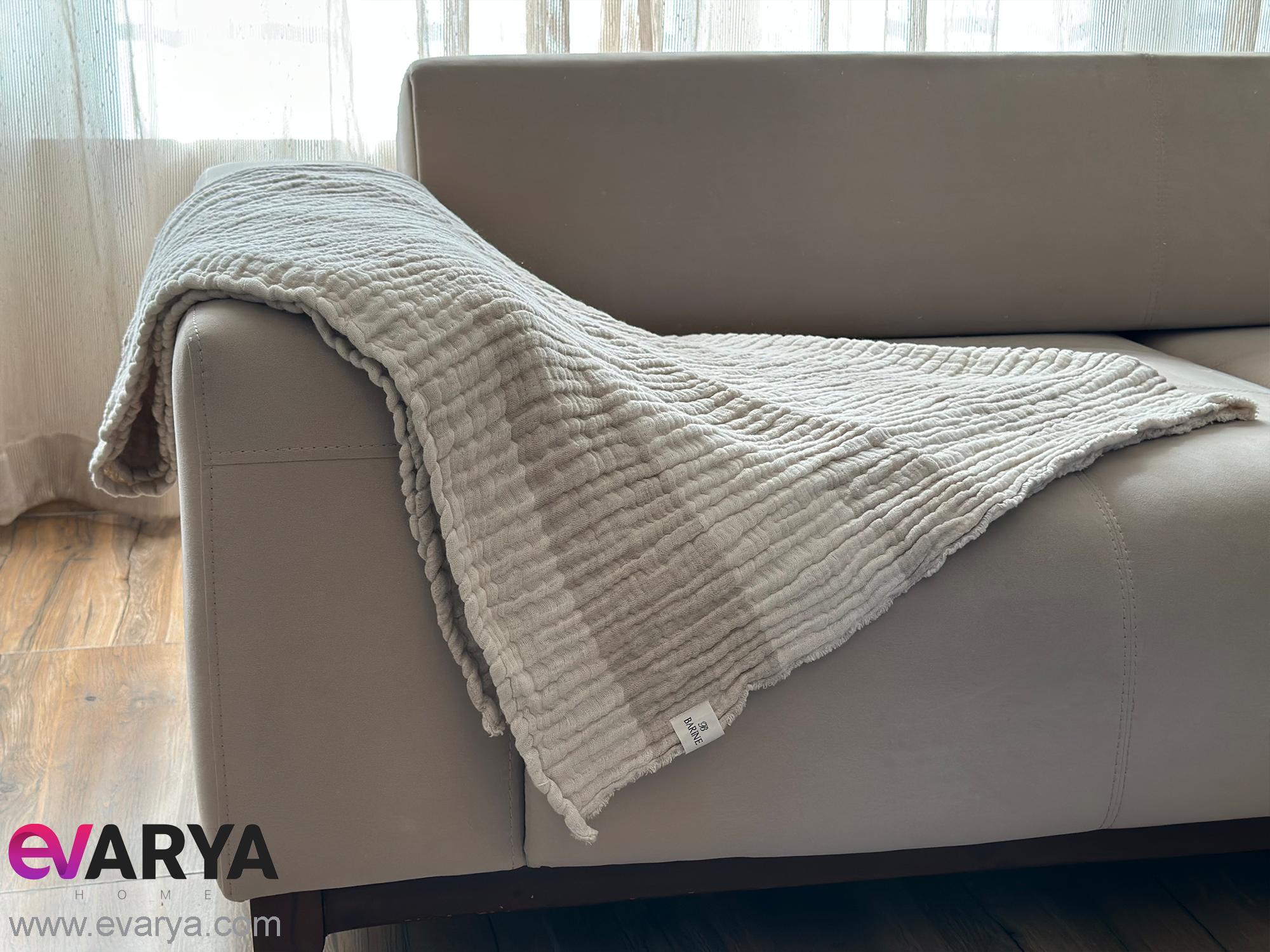 شال مبل طرح linen cocoon برند Barine ابعاد 150×145