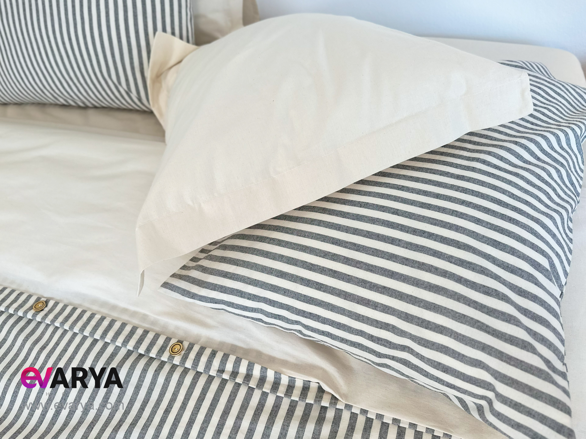 ست ملحفه لینن مدل Nives برند Saheser تکنفره چهار تکه سایز 120x200 رنگ طوسی