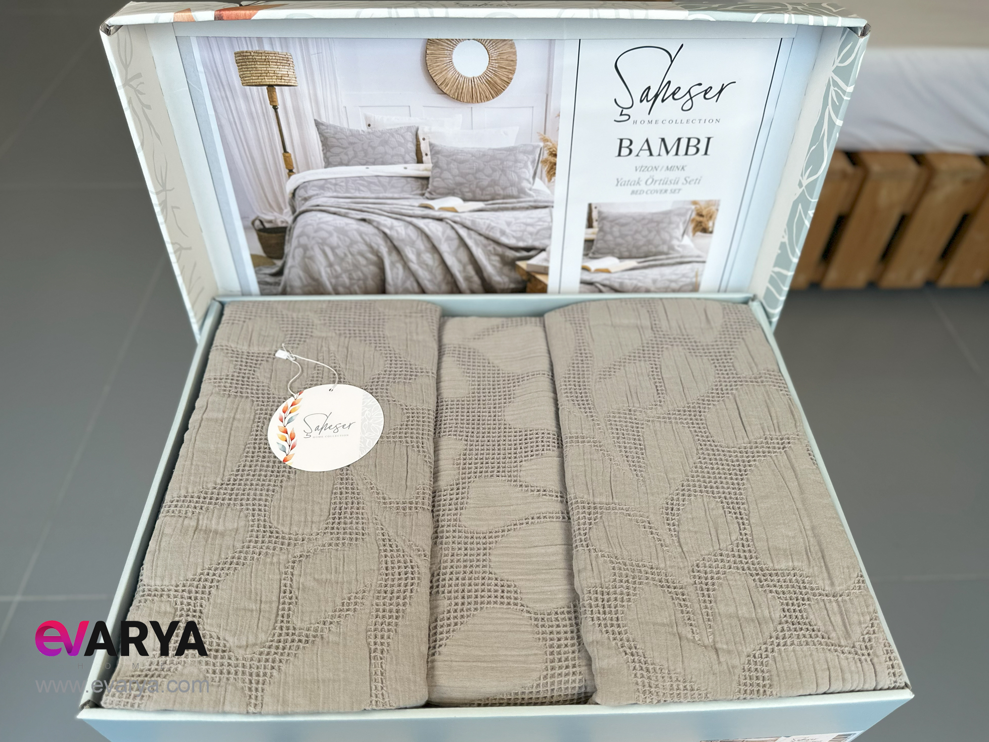 روتختی پیکه بافت ژاکارد مدل BAMBI برند saheser سایز دو نفره سه تکه نسکافه ای دودی