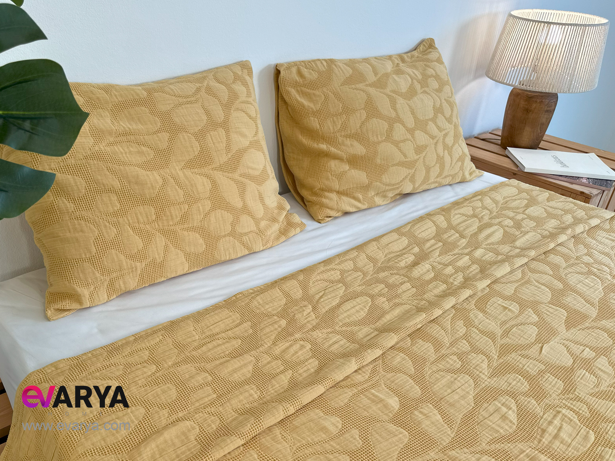 روتختی پیکه بافت ژاکارد مدل BAMBI برند saheser سایز دو نفره سه تکه خردلی