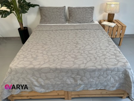 روتختی پیکه بافت ژاکارد مدل BAMBI برند saheser سایز دو نفره سه تکه نسکافه ای دودی